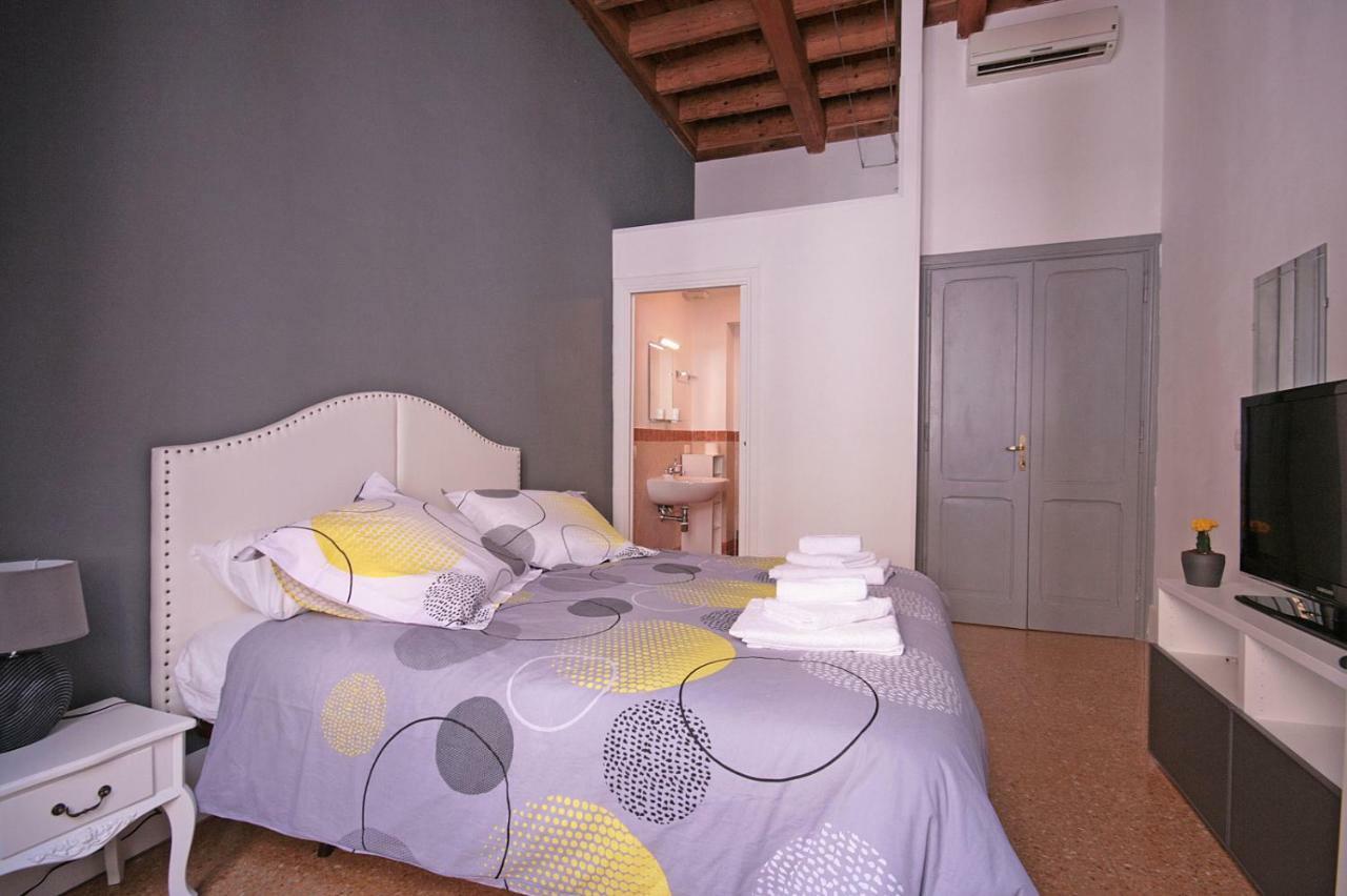 Trastevere 3 Bedrooms Рим Екстер'єр фото