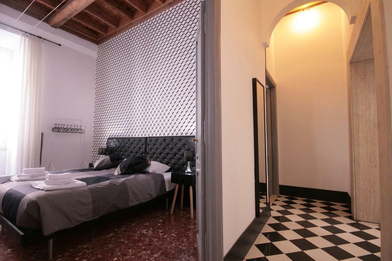 Trastevere 3 Bedrooms Рим Екстер'єр фото